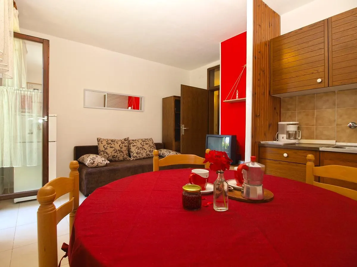 Apartments Liljana 1693 Premantura